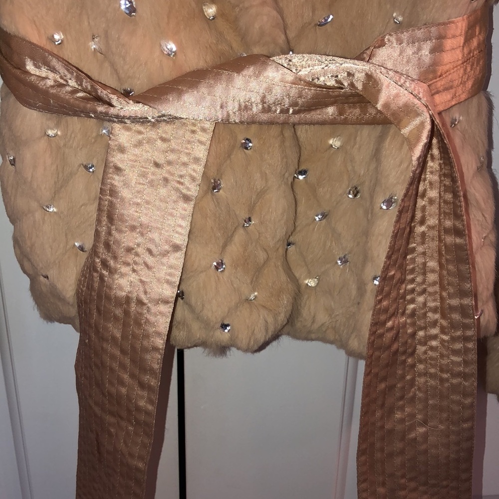Gorgeous Cache rabbit fur tan jacket, with rhinestones and a silk tie. - Picture 5 of 7